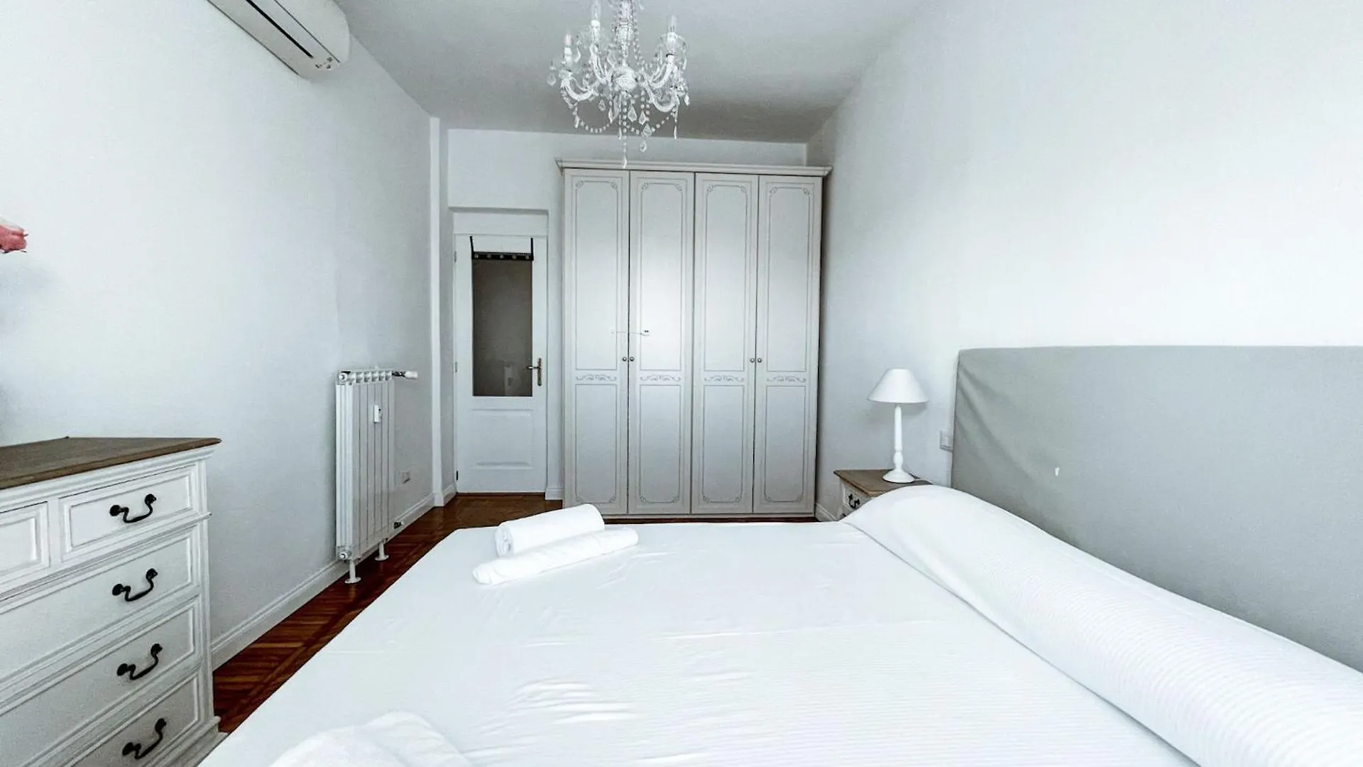 White Pearl - Citycenter - Large & Elegant Flat Milaan Italië