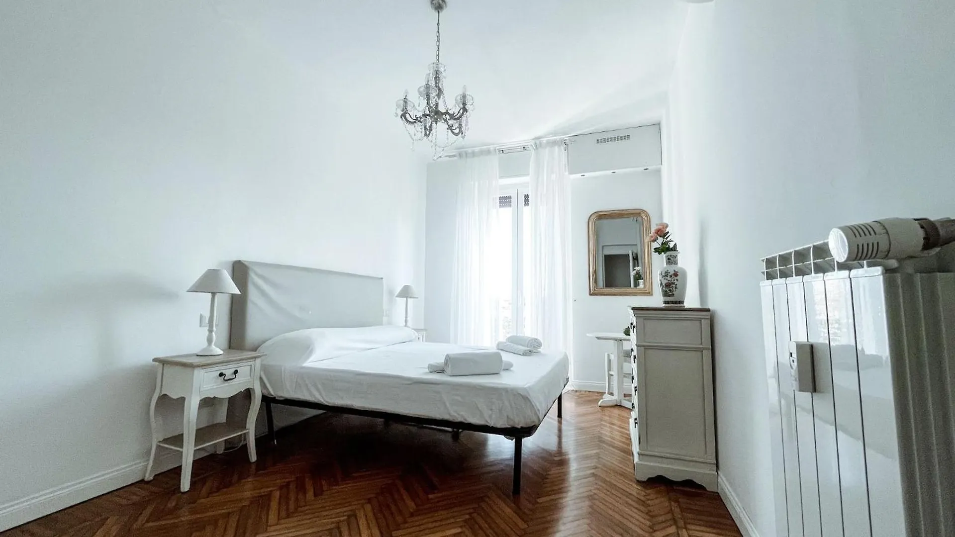 White Pearl - Citycenter - Large & Elegant Flat Milaan Appartement