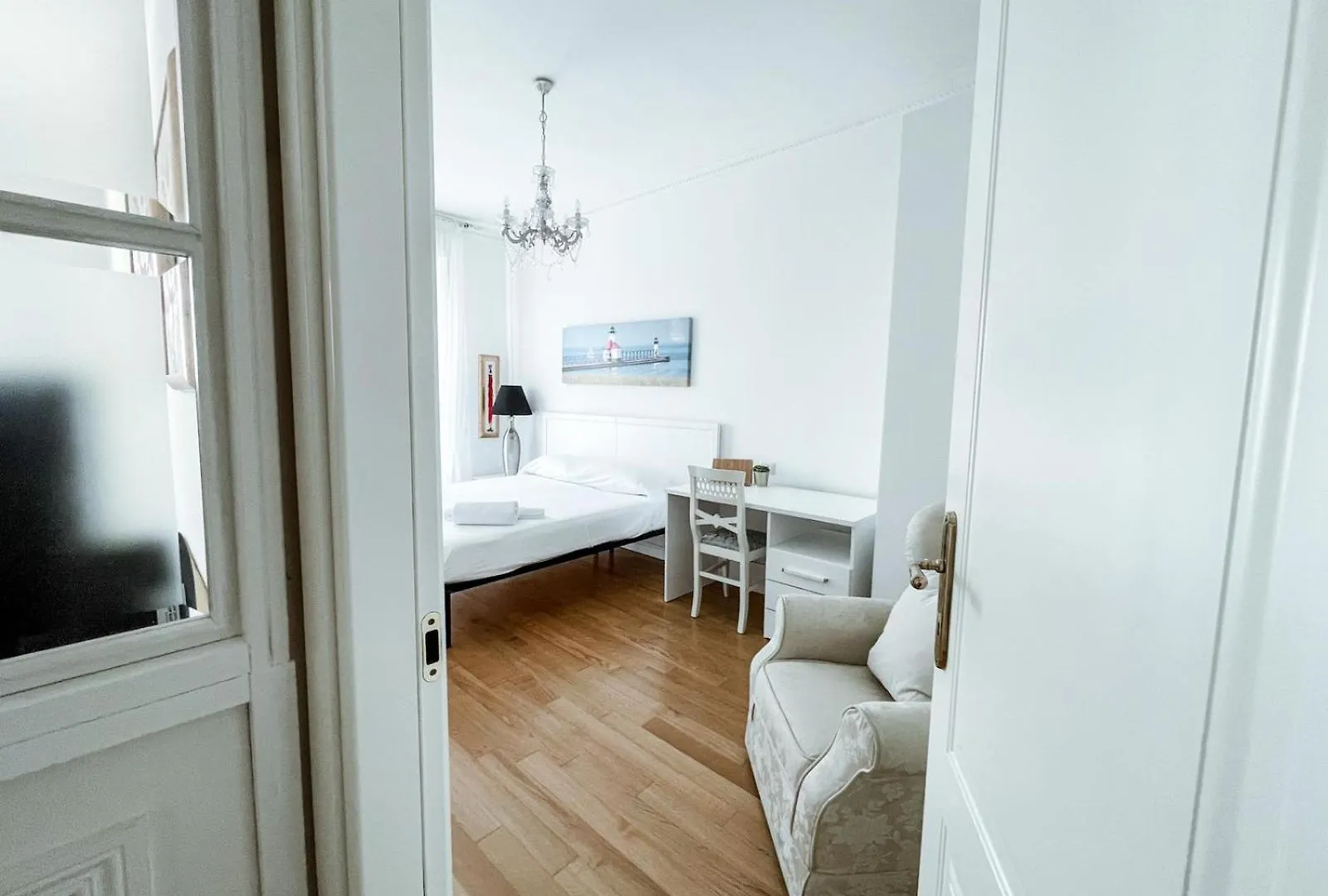White Pearl - Citycenter - Large & Elegant Flat Milan 0*,  Italy