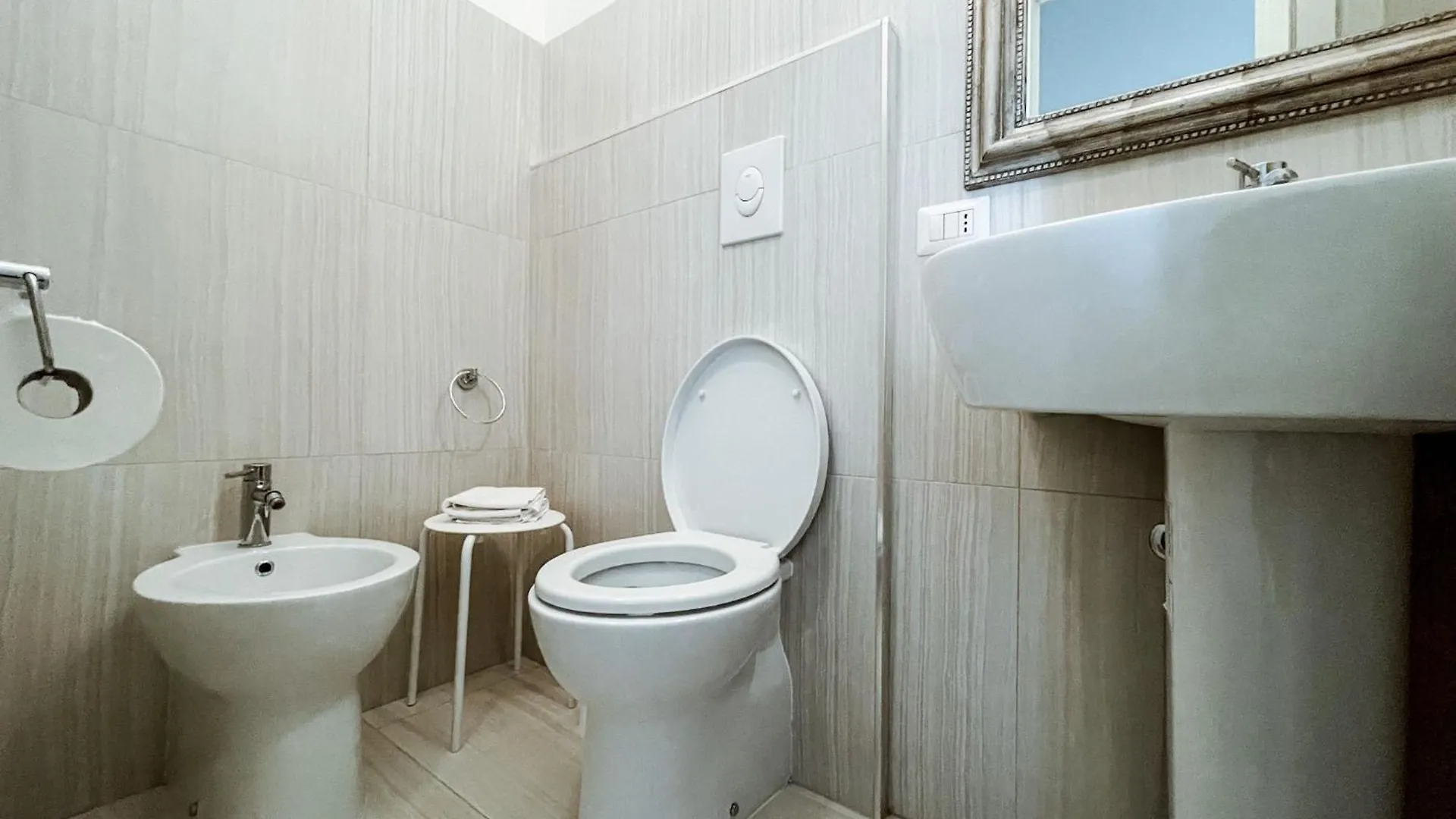 White Pearl - Citycenter - Large & Elegant Flat Milan Italy